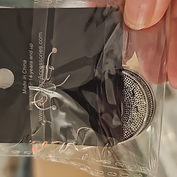 Secret Vineyards Silver EARRINGS ♥️ - Picture 4 of 4